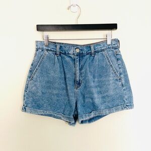 American‎ Eagle Mom Pleated Hi Rise Jean Shorts Cuffed 90’s Y2K Trendy